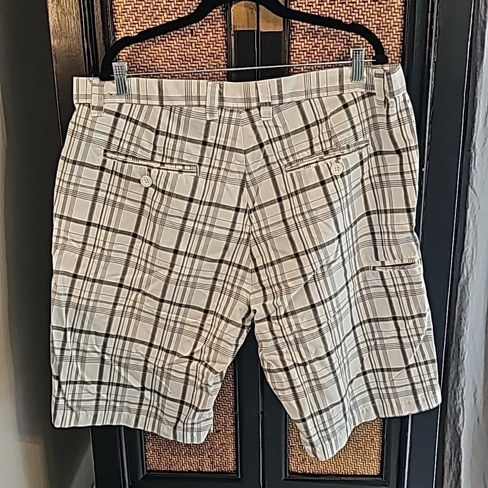 2 Pairs of Plaid Shorts - Picture 7 of 7
